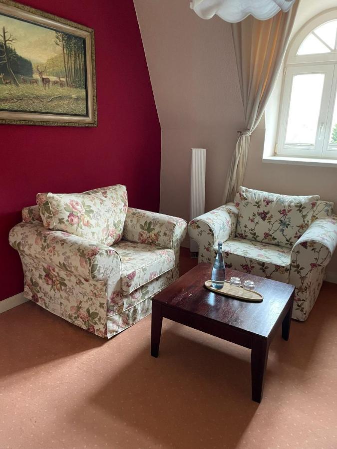 Jagdschloesschen Schwartow Hotel บอยเซนบวร์ก ภายนอก รูปภาพ
