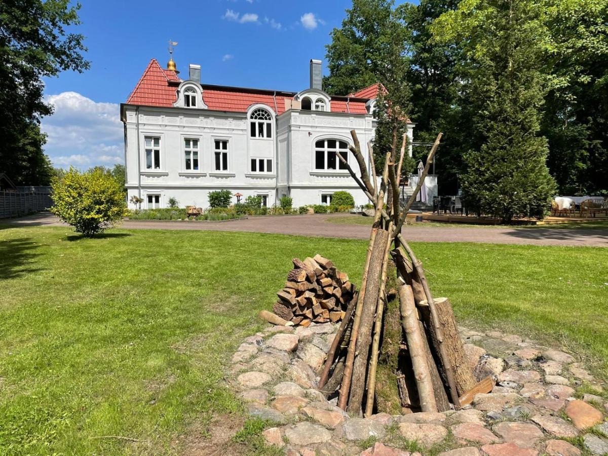 Jagdschloesschen Schwartow Hotel บอยเซนบวร์ก ภายนอก รูปภาพ